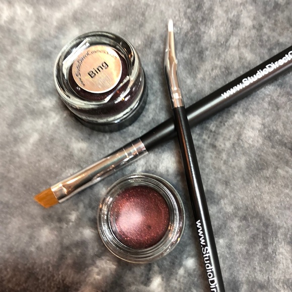 (NOT FOR SALE) 7 Gel Eye Liners and Brushes Kit - Picture 7 of 8